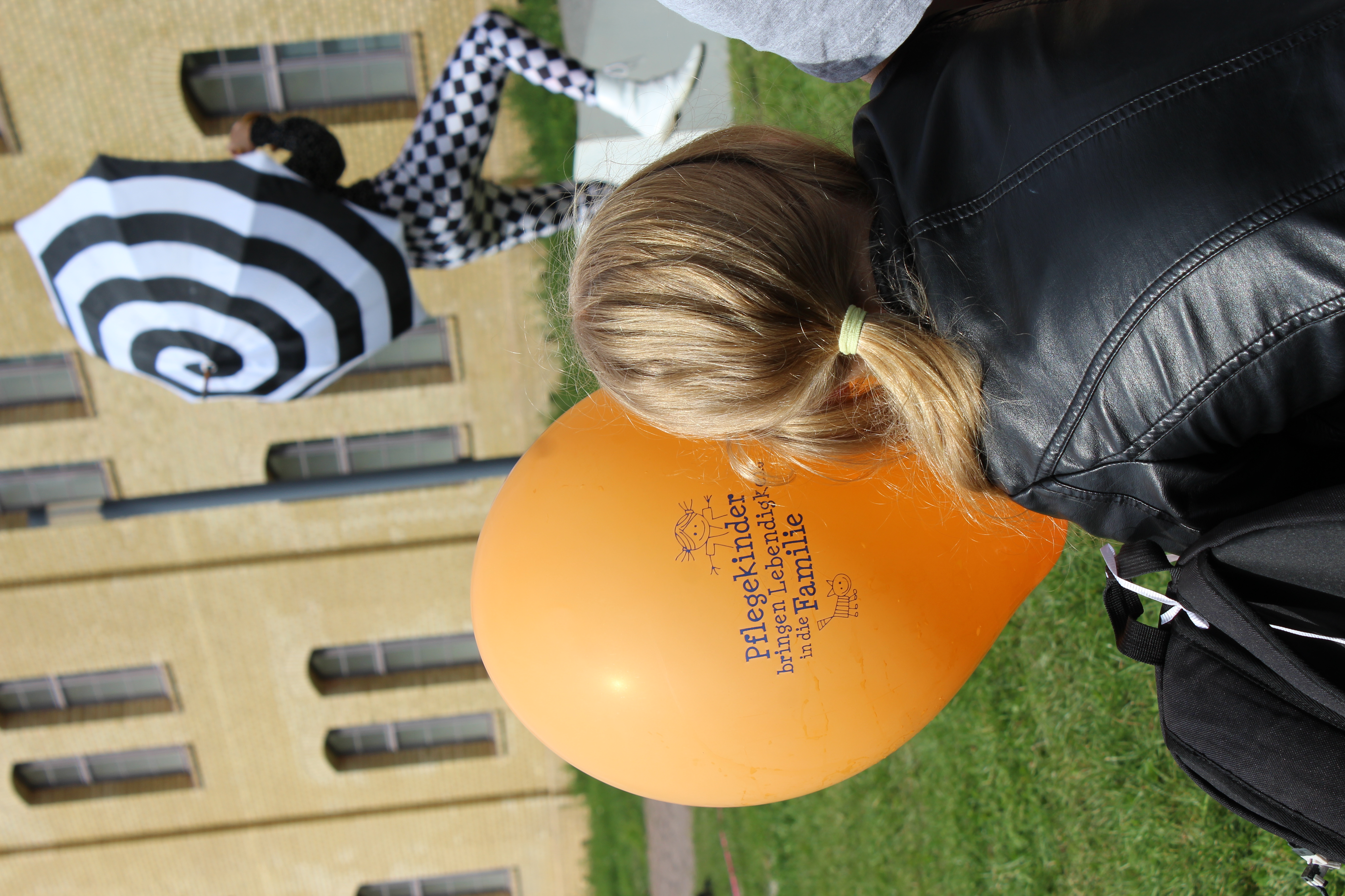 Kind mit Luftballon