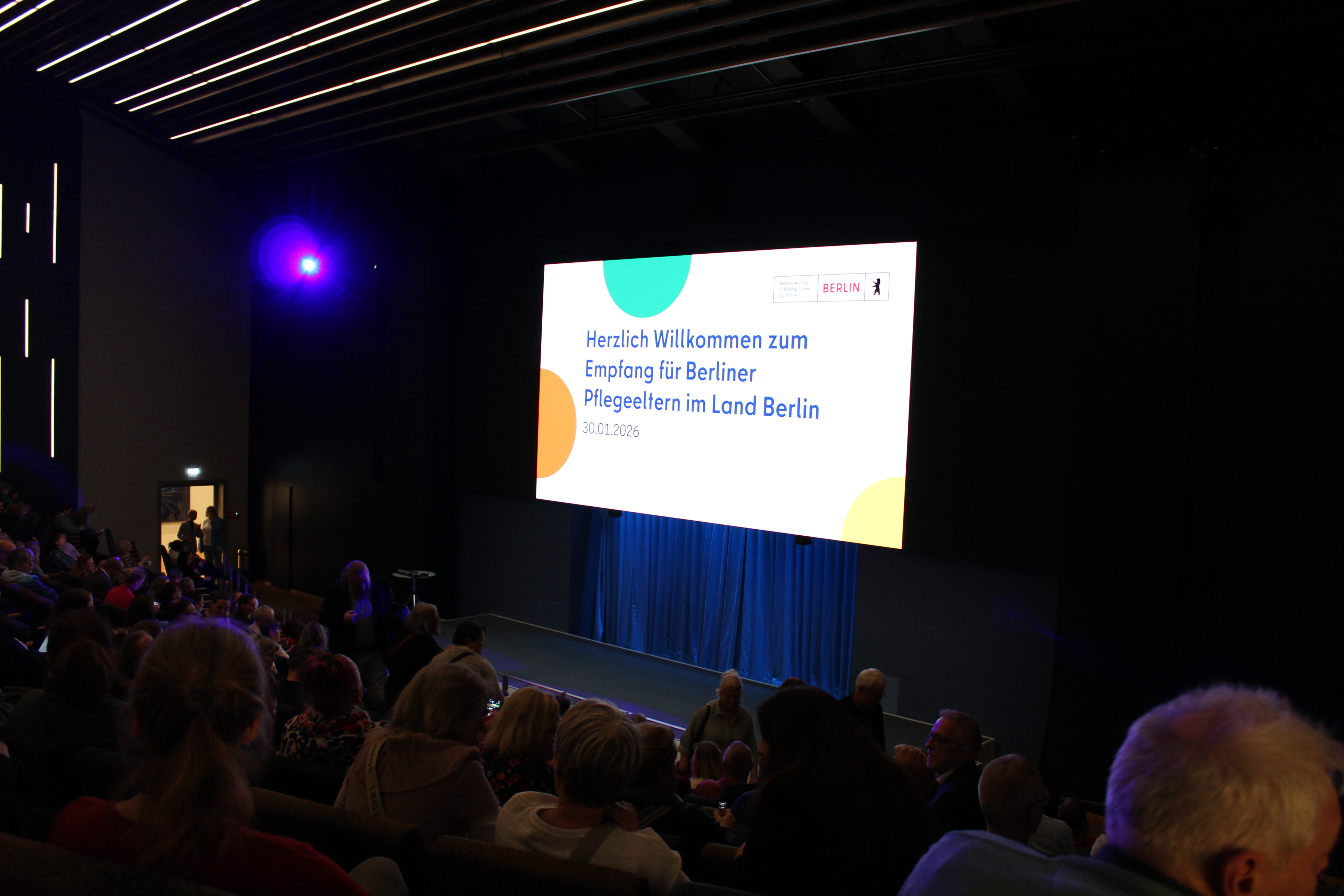 Bühne des Jahresempfangs für Berliner Pflegeeltern